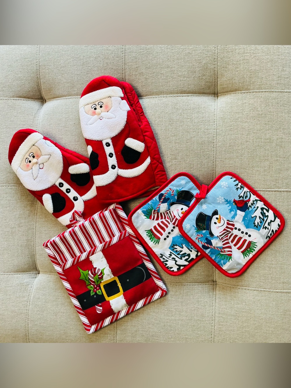 Christmas Bundle Santa Oven Mit Gloves & Snowman Pot & Napkin holder Set NWOT